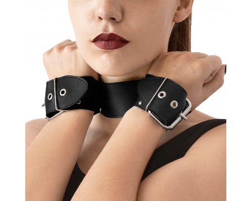 Нашийник з наручниками із натуральної шкіри Art of Sex - Bondage Collar with Handcuffs