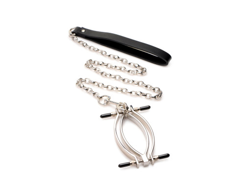 Затискач для статевих губ з повідцем Master Series Pussy Tugger Adjustable Vagina Clamp with Chain