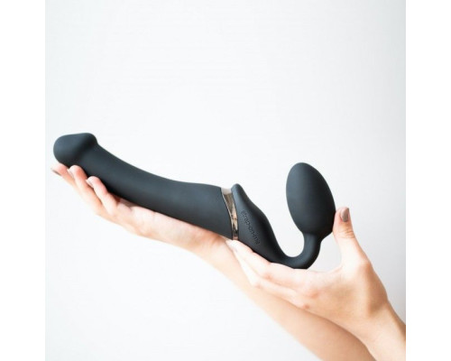 Безремневой страпон с вибрацией Strap-On-Me Vibrating Black M, диаметр 3,3см, пульт ДУ, регулируемый
